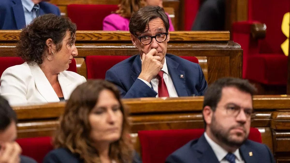 Salvador Illa, en un pleno del Parlamento de Cataluña.