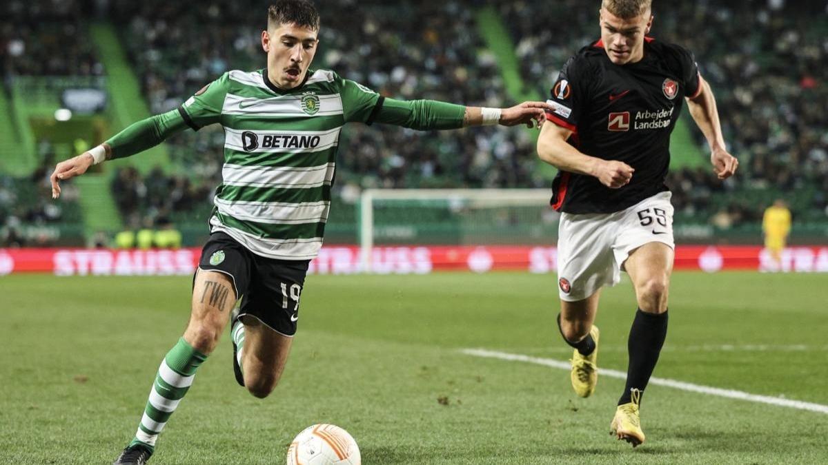 Héctor Bellerin, durante un partido de la Europa League con el equipo luso