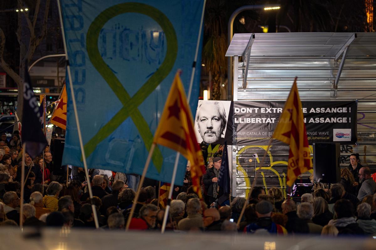 Multiples concentraciones por la libertad de Julian Assange