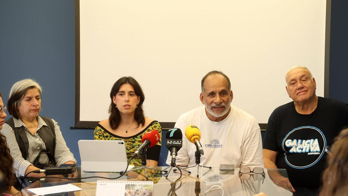 Los representantes de Asovedra comentando el plan de ayudas a Venezuela.