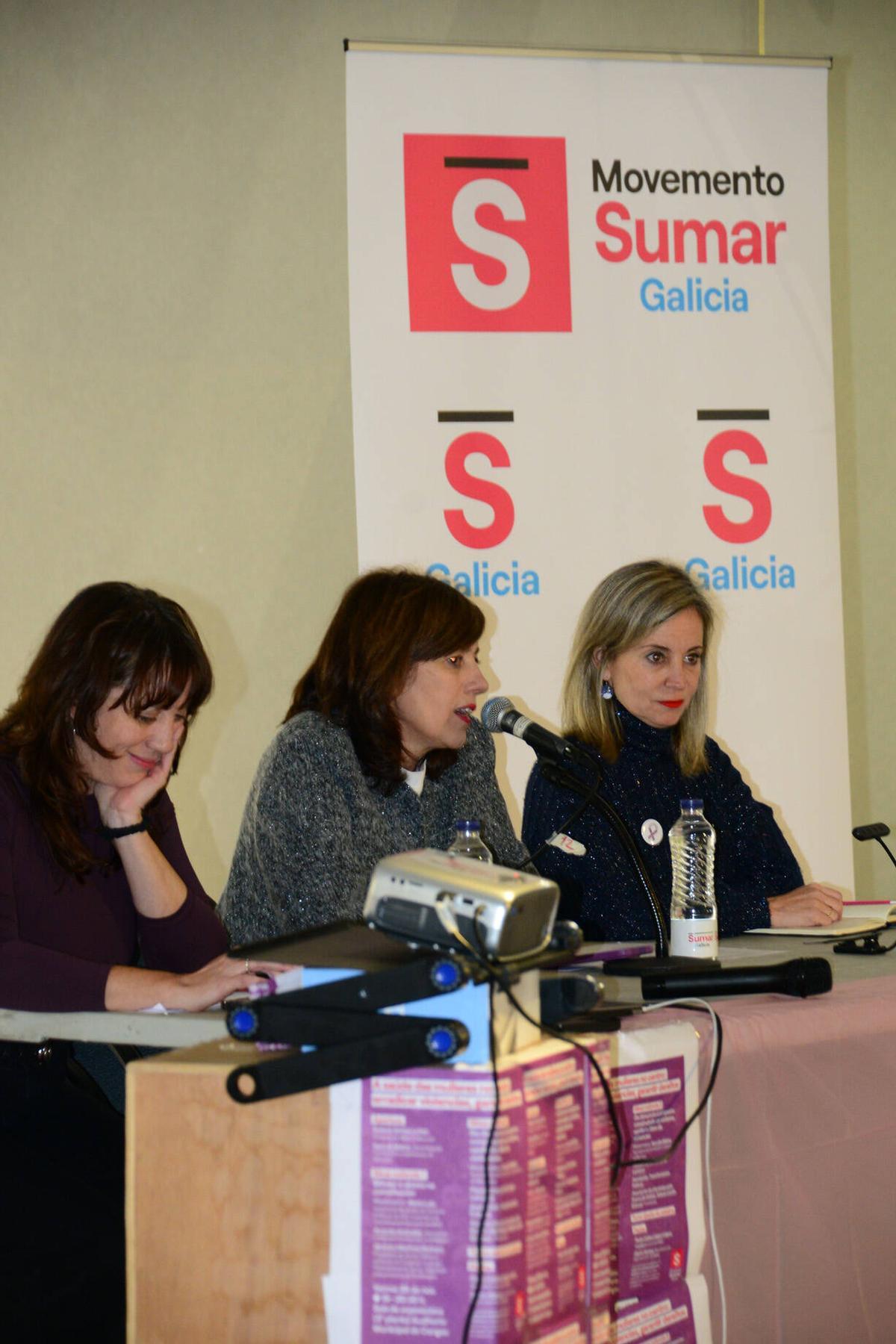 Marta Lois, Amanda Andrades y Verónica Martínez Barbero, en una de las mesas de debate.
