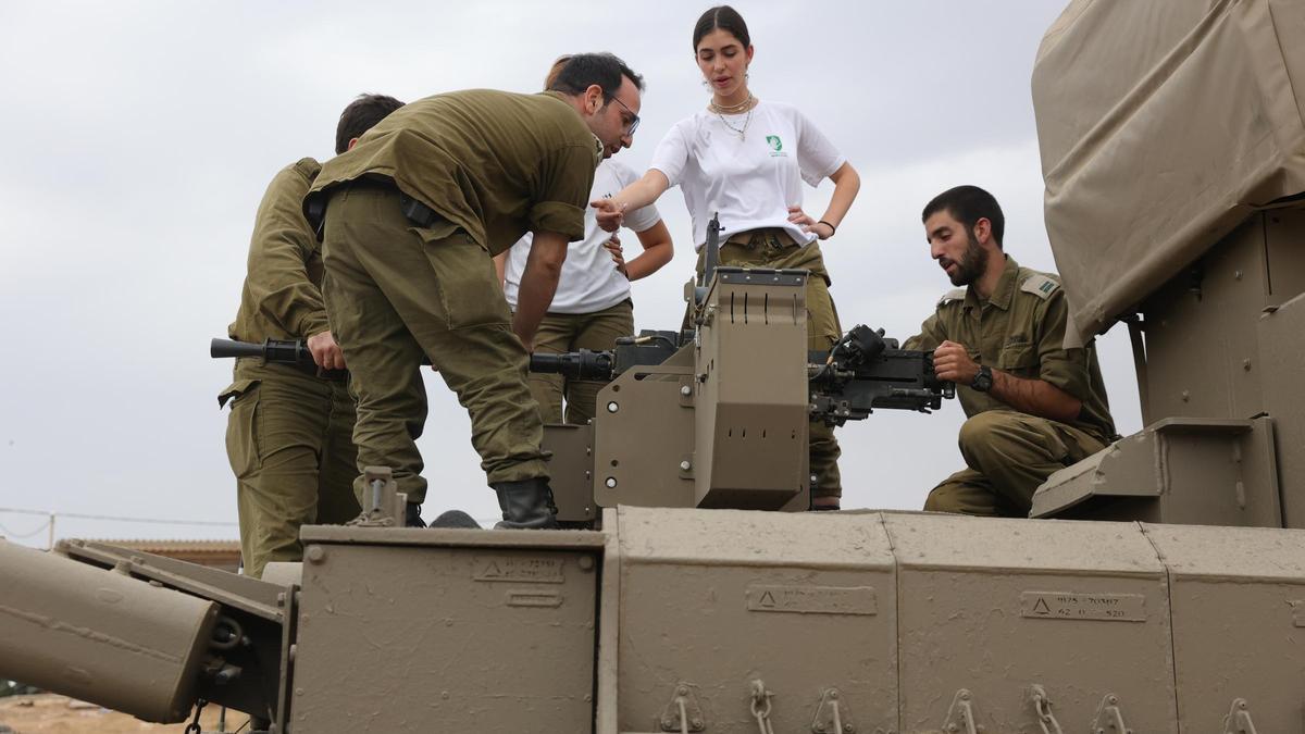 Reservistas israelíes movilizados en la localidad de Beer Sheva.