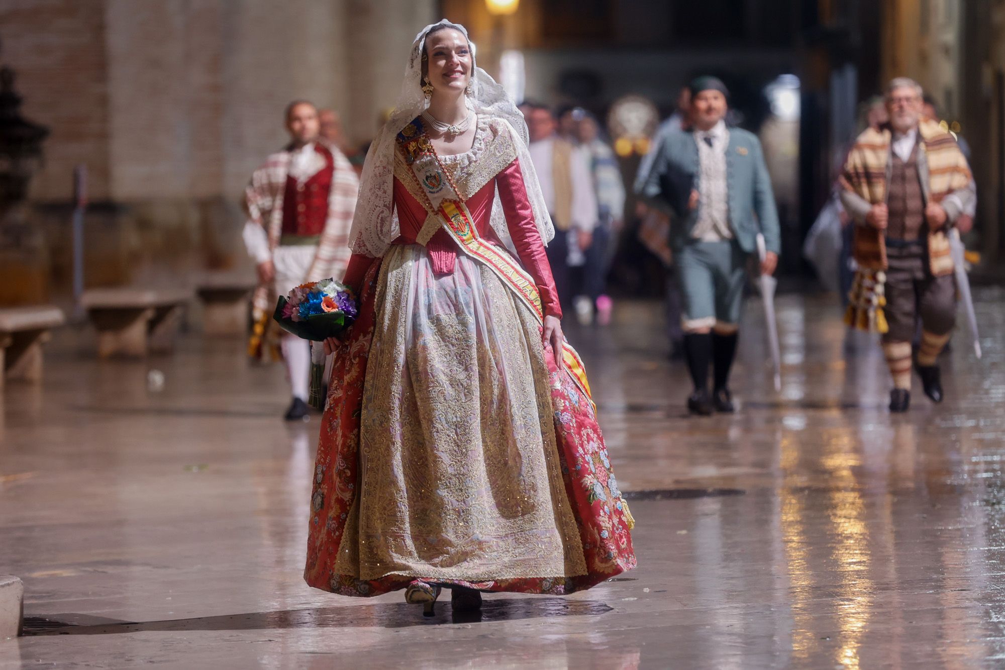 Falleras Mayores en la Ofrenda 2025. Día 18 (2/3)