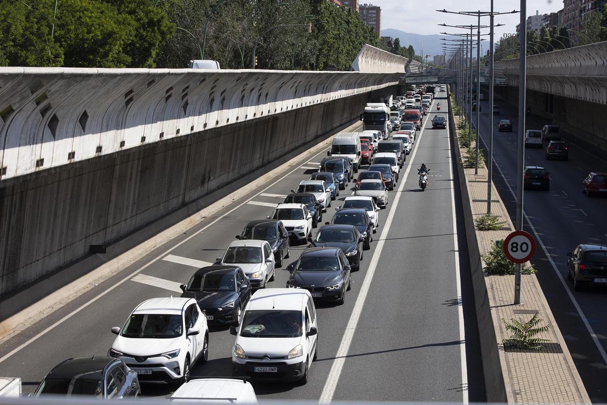 El carril bus de la C-31, en Poblenou, una de las opciones para que las motos puedan entrar a Barcelona con más seguridad, según Trànsit