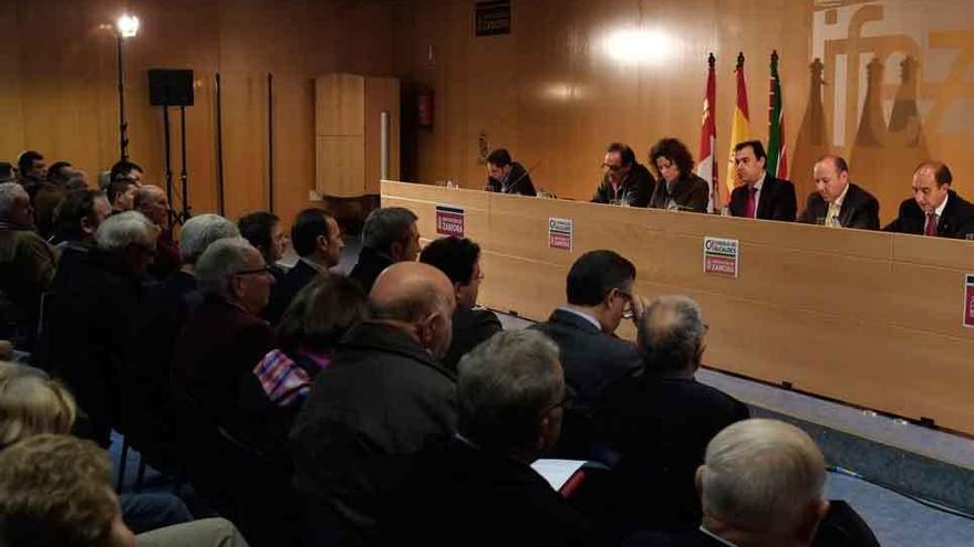 Reunión del Consejo de Alcaldes ayer, en Ifeza.