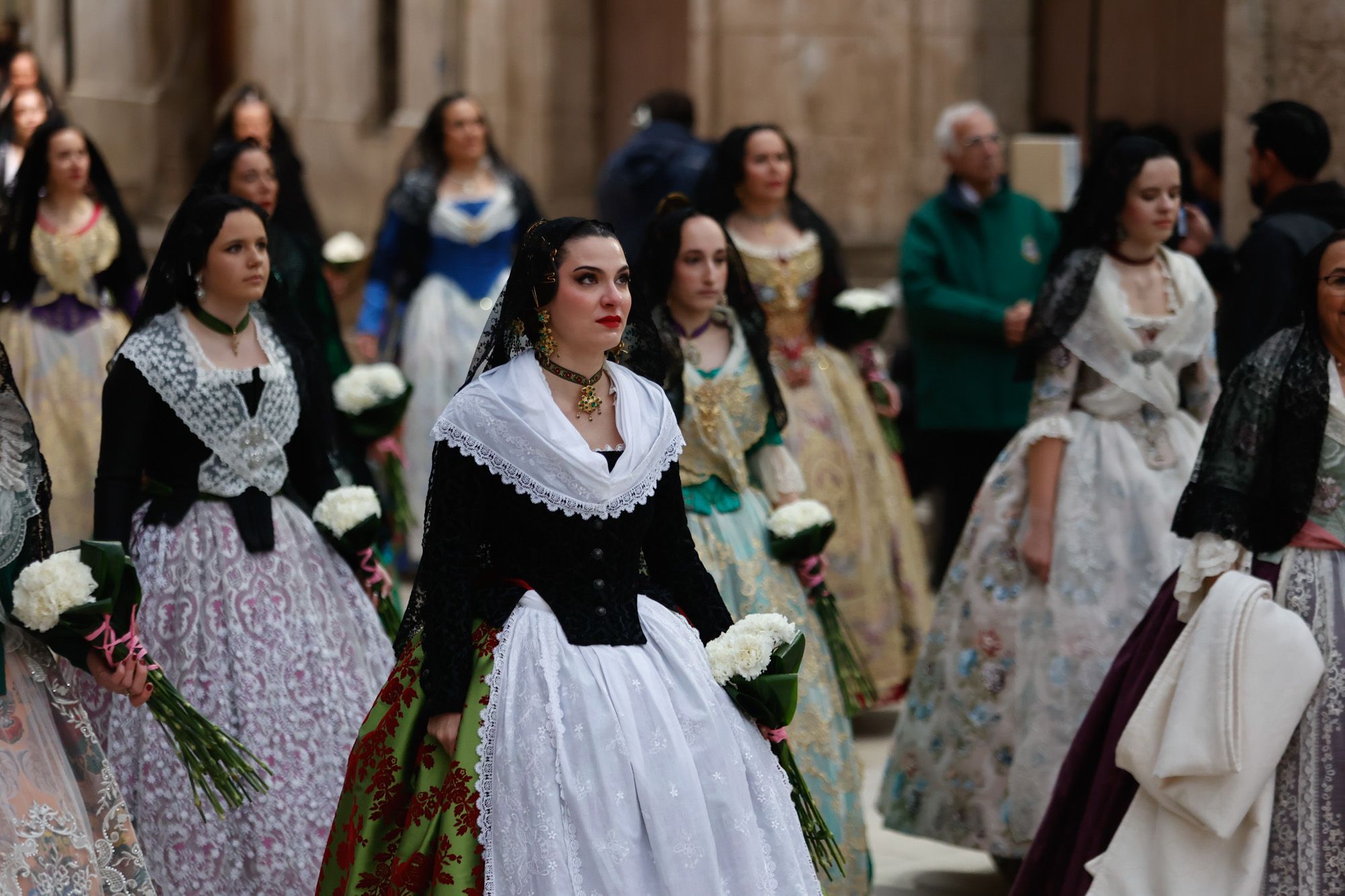 Todas las fotos de la Ofrenda del 17 de marzo entre las 18:00 y las 19:00 horas por la calle San Vicente