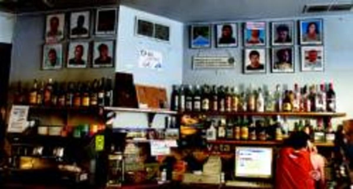 Local abertzale Interior de l’herriko taberna de Galdakao, localitat natal del detingut Thierry. Local abertzale Interior de l’herriko taberna de Galdakao, localitat natal del detingut Thierry.