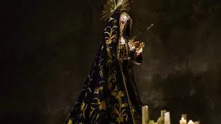 La procesión de la Virgen de los Dolores abre la Semana Santa en Compostela