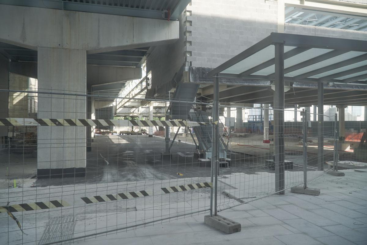 La nueva estación de tren de A Coruña encara la recta final de sus obras, que el Administrador de Infraestructuras Ferroviarias (Adif) prevé terminar a finales de año. La nueva estación de tren de A Coruña encara la recta final de sus obras, que el Administrador de Infraestructuras Ferroviarias (Adif) prevé terminar a finales de año.
