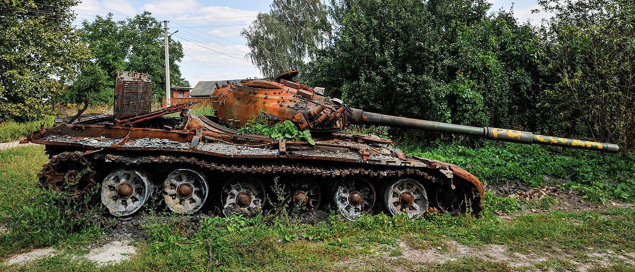 Un tanque ruso destruido en Chernígov.