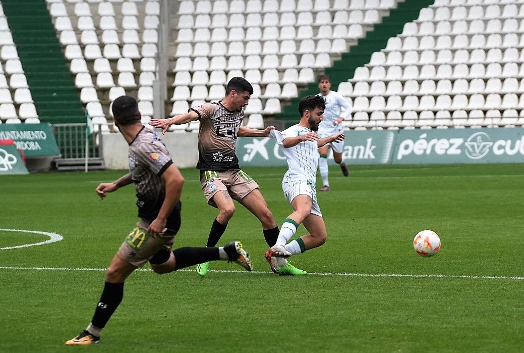 Las imágenes del Córdoba CF B-Ciudad de Lucena