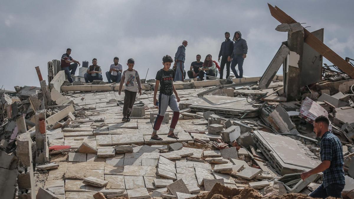 Edificio destruido en la Franja de Gaza a causa de los ataques aéreos a cargo de las fuerzas israelíes