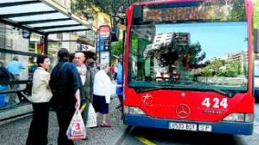 Dueso desdice a Gimeno sobre los cambios en las frecuencias del bus