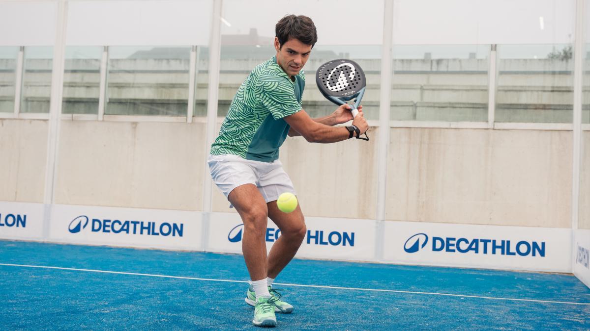 Coki Nieto con su nueva pala Kuikma Hybrid Pro