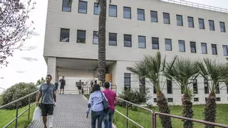 Un familiar de un paciente agrede a una anestesista en el Hospital Vega Baja