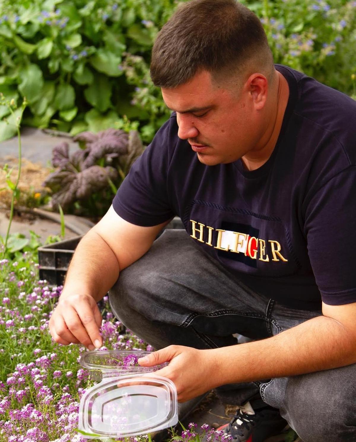 Filosofía basada en el producto fresco, el cultivo local y la conexión entre agricultura y alta gastronomía contemporánea.