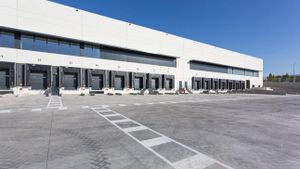 Exterior de la nave vendida por Hines a ILIM