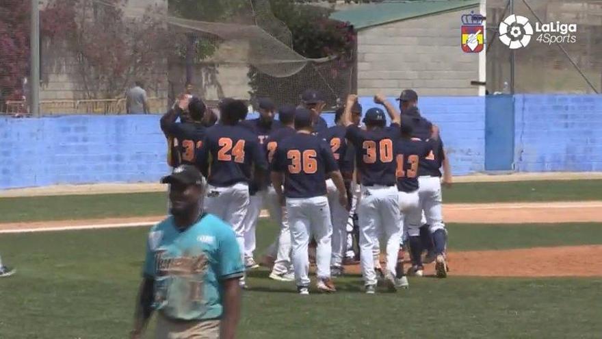 Los jugadores del Astro celebran el triunfo.