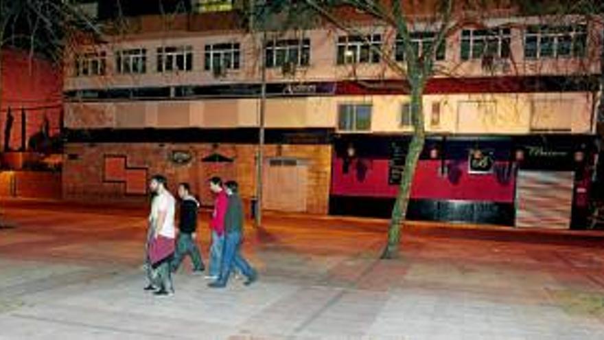 Los 8 bares de la Madrila de Cáceres cerrados hace más de dos meses seguirán precintados
