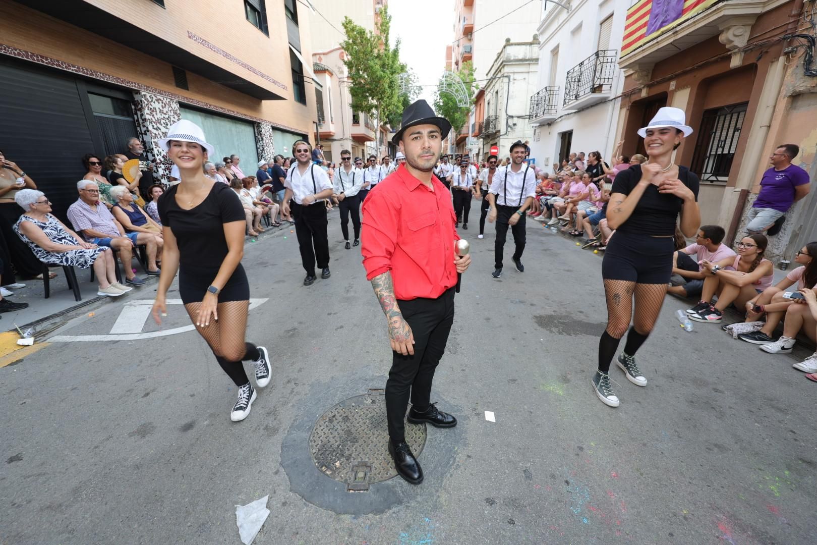 Galería | El Grau disfruta de su desfile de peñas