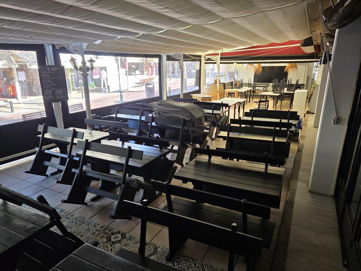 Auch diese Tische und Bänke sollen raus.