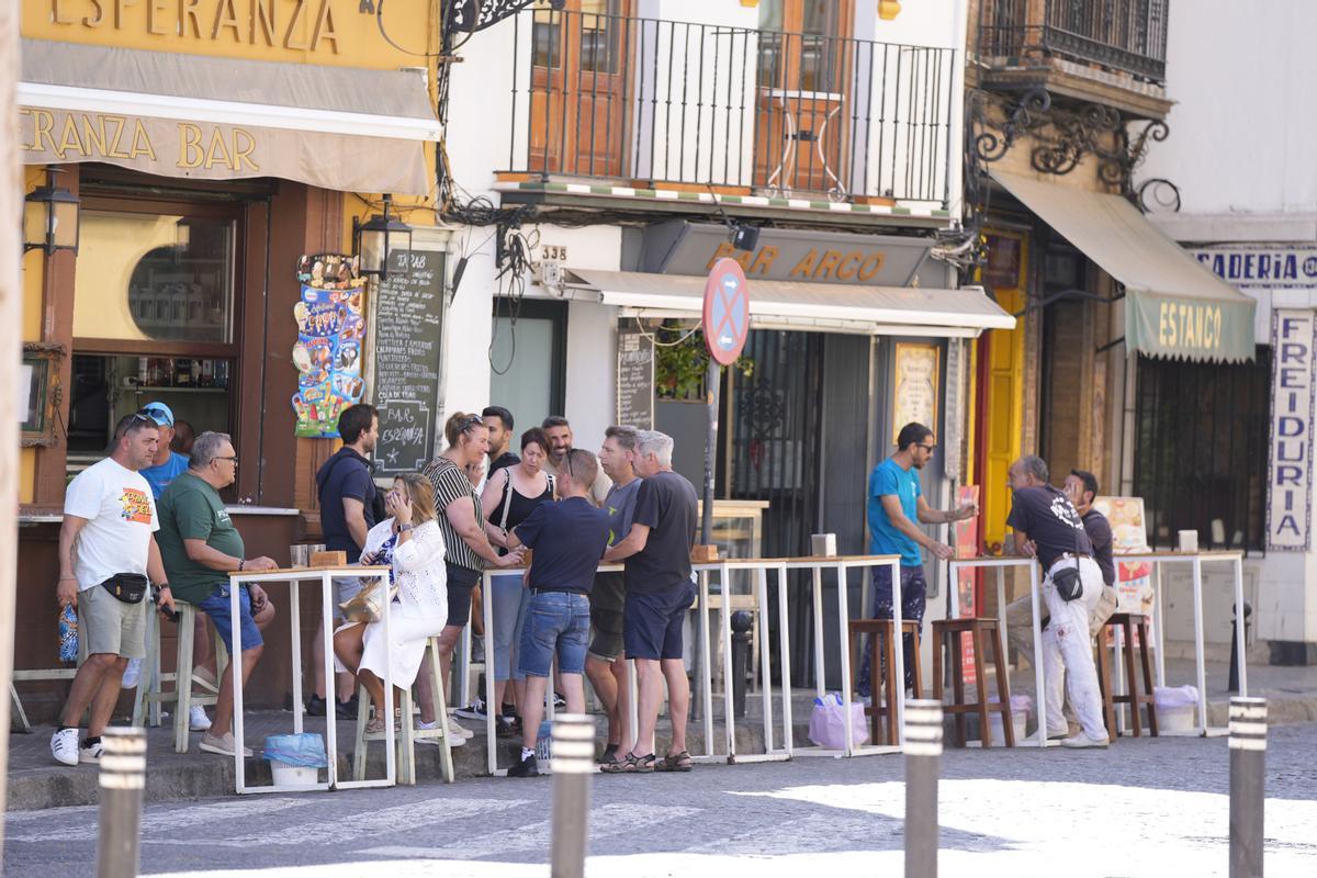 04/09/2024 Terraza de un bar de Sevilla este mismo miércoles POLITICA JOAQUIN CORCHERO/EUROPA PRESS