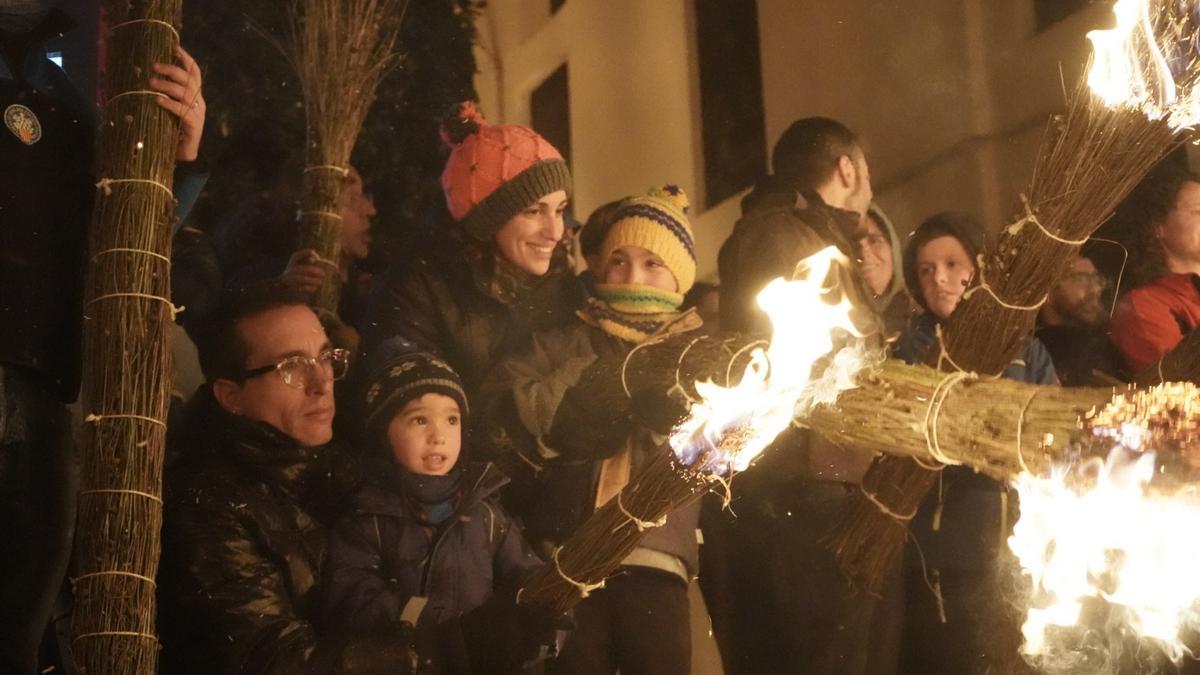 Petits i grans cremant faies a Bagà, el 24 de desembre de l’any passat