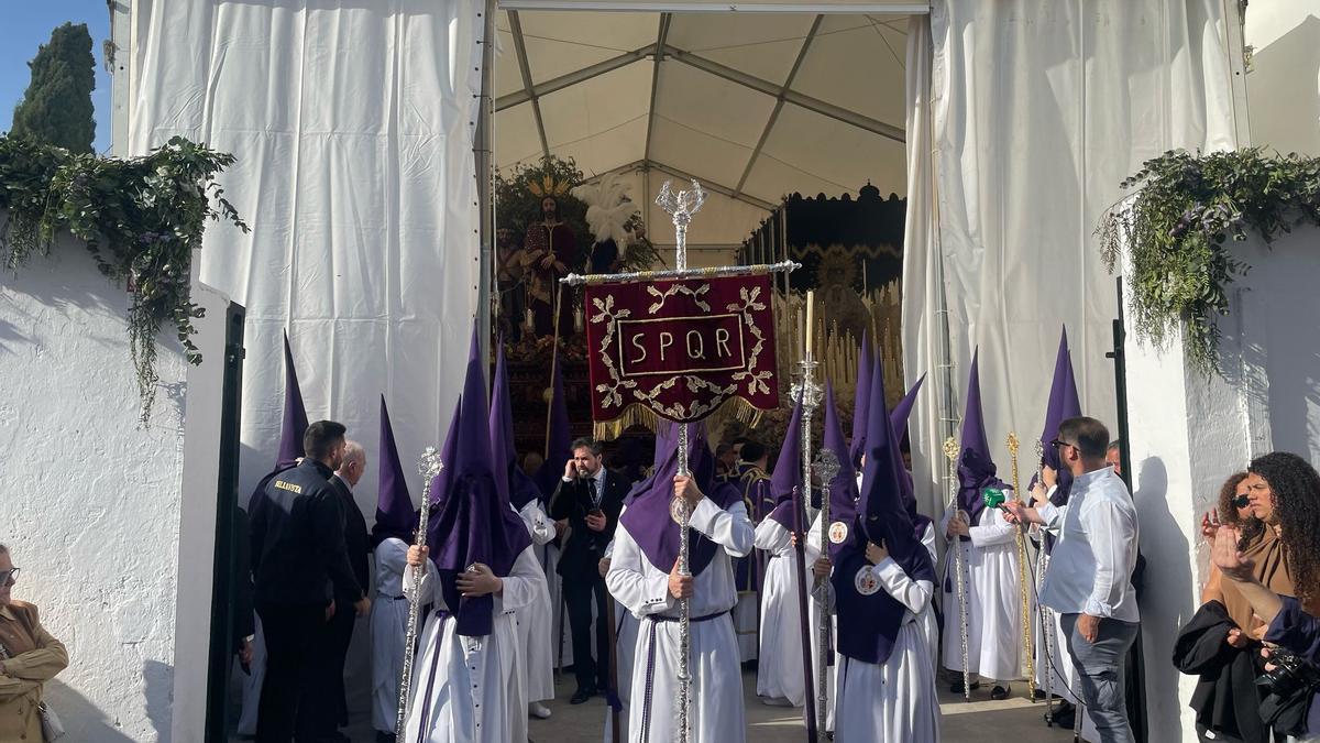 Salida de la hermandad del Dulce Nombre de Bellavista.