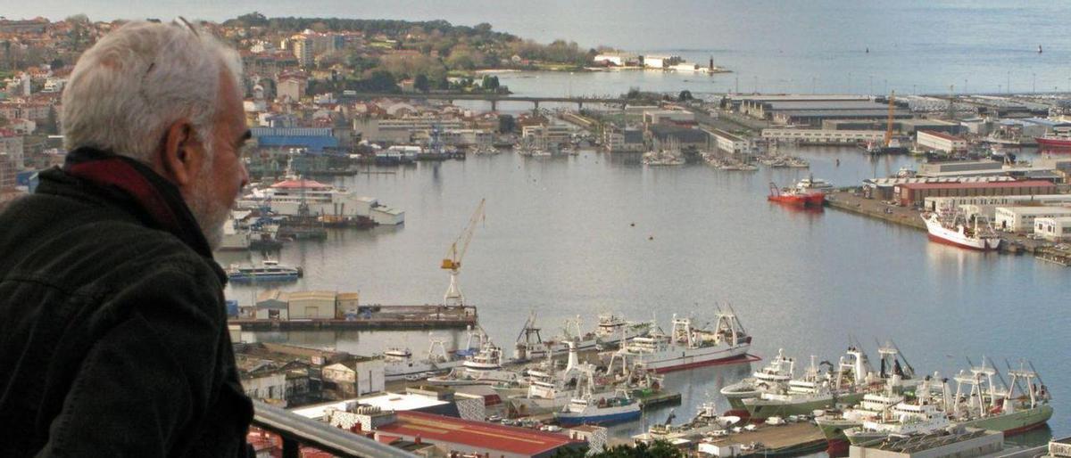 Vista de pesqueros amarrados en el muelle de Beiramar, entre ellos arrastreros de Gran Sol.