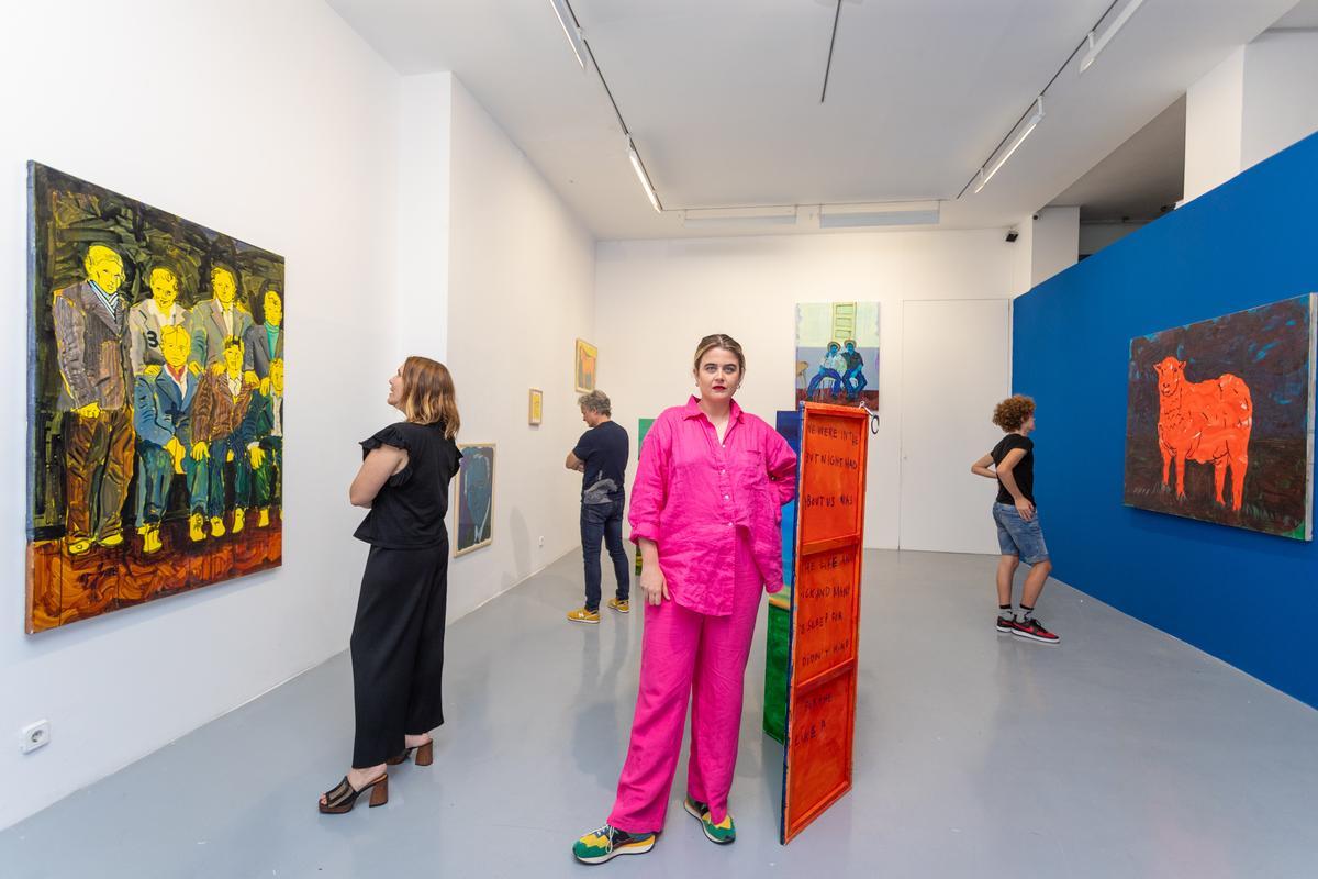 La artista, en la galería T20, cuando se abrió su exposición.