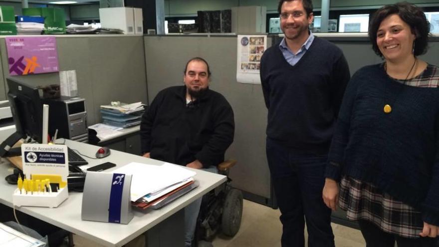 Chito, Romero y Abraham presentaron ayer la oficina.