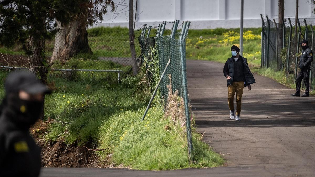 Llegada de migrantes a Las Canteras
