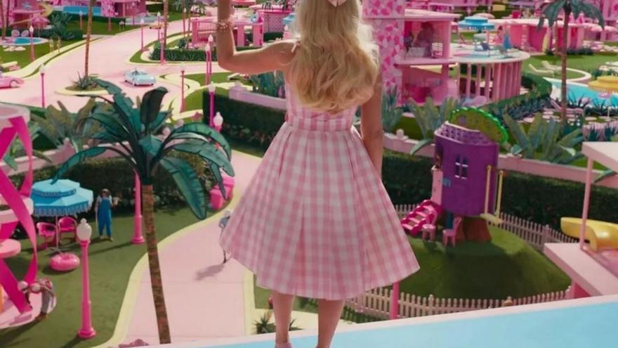 El estreno de “Barbie” impulsa la búsqueda de muñecas de segunda mano que llegan a 990 euros