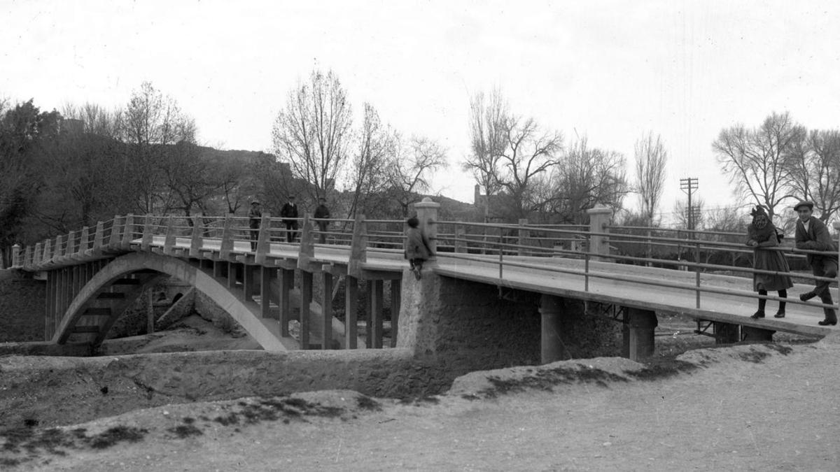 El Puente de la Torta en una fotografía tomada en 1920 por Pedro Menchón.