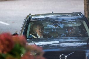 Los Reyes y la Princesa Leonor mantienen un breve encuentro familiar con Juan Carlos I en Pontevedra