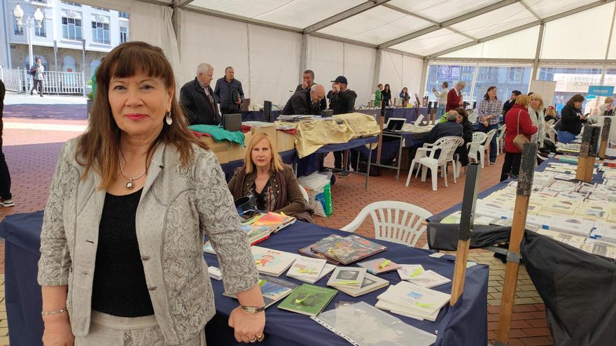 &quot;Sin autores no hay cultura&quot;, defendió la escritora María Esther García en la apertura de la VI Feria del Libro de Luarca