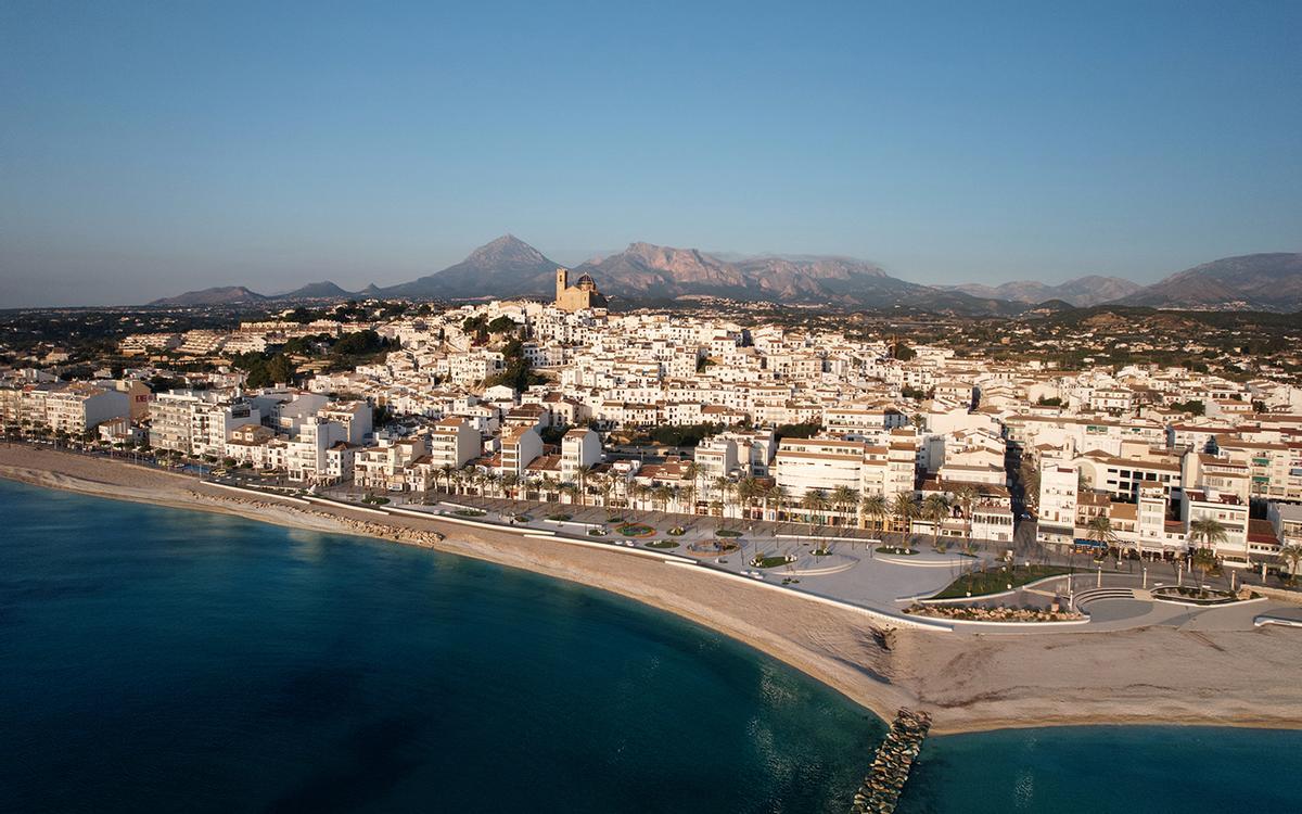 Vista aerea del casco urbano de Altea