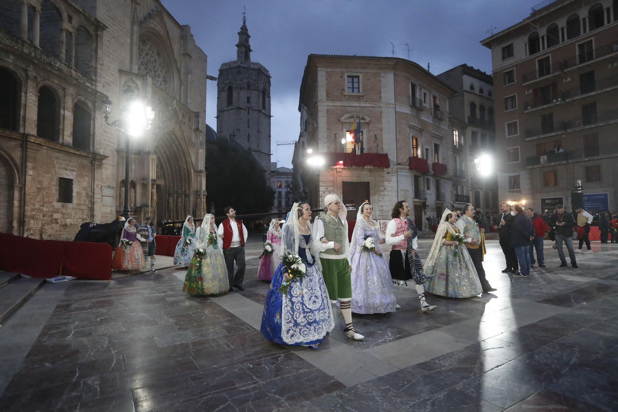 Búscate en el segundo día de ofrenda por la calle de la Paz (entre las 19:00 a las 20:00 horas)