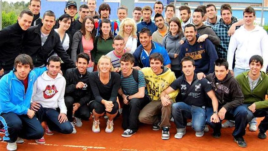 Alumnos de la UMH, con Sharapova y Ferrero