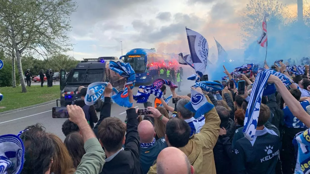 Apote車sico recibimiento al Espanyol: "Nos jugamos la vida"