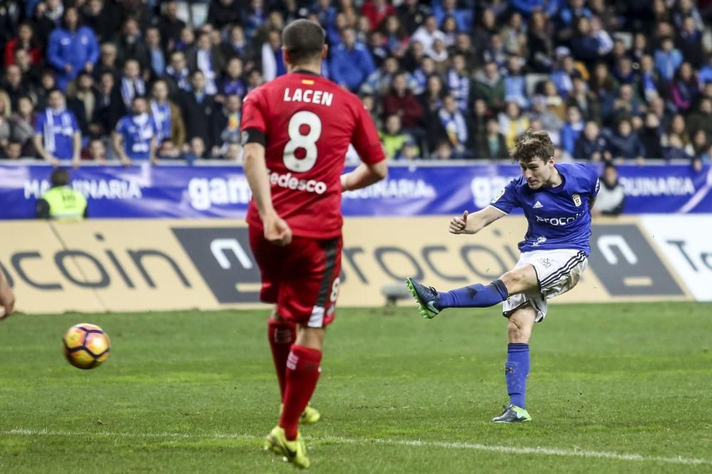 El partido entre el Langreo y el Oviedo B, en imágenes