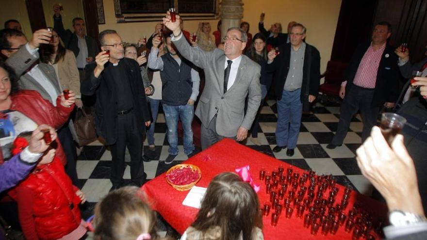 Foto del cabildo de los dátiles celebrado el lunes en el aula CAM