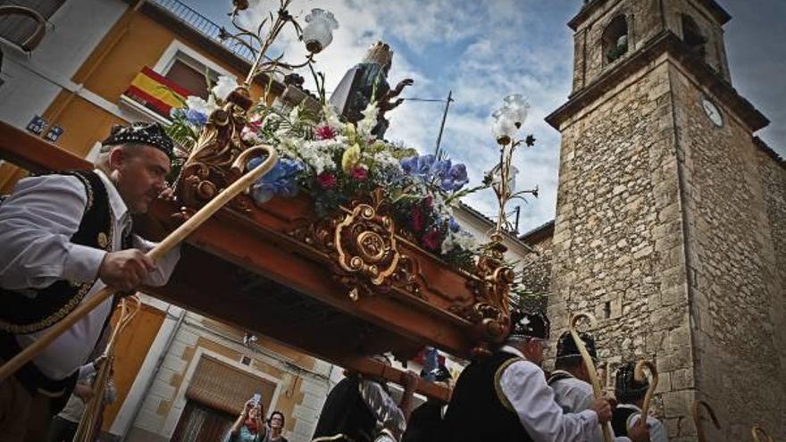 Agres traslada las fiestas  al fin de semana tras el referéndum del año pasado