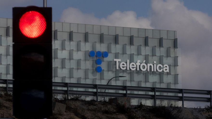 Fachada de la sede de Telefónica.
