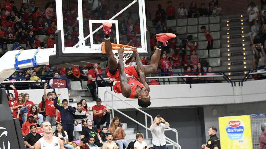 El &#039;partido del recreo&#039; dispara la ilusión del UCAM Murcia