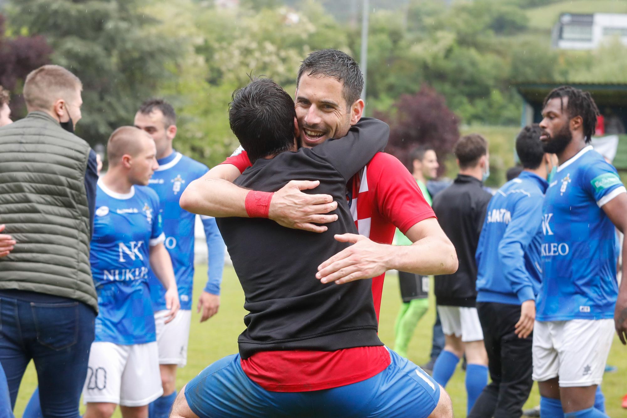 Las mejores imágenes de la jornada de Tercera División: Ceares y Llanera sacan un billete a Segunda RFEF