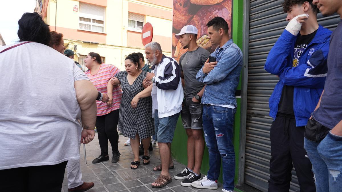 Familiares y allegados del atropellado, conmocionados.