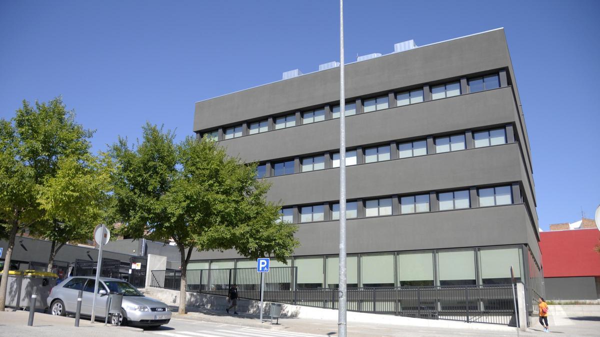 Imatge exterior de l'Ateneu Les Bases