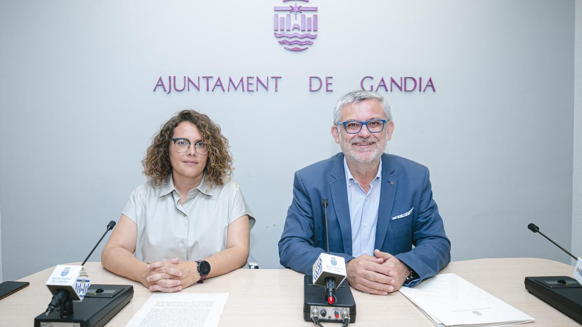 Alícia Izquierdo y Josep Alandete, en una rueda de prensa.