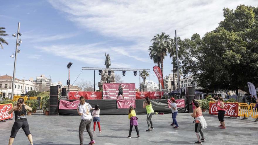 Palma Dona convierte la plaza de España en un gimnasio al aire libre